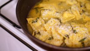 Tuscan Lemon Ricotta Ravioli: A Creamy, Herby Delight