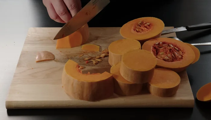 Remove the pumpkin skin.