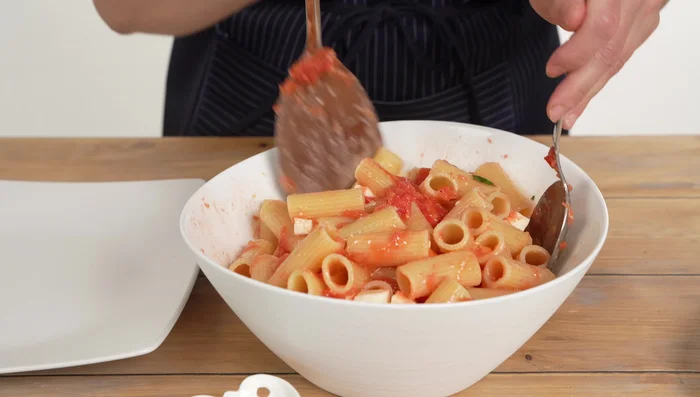 Serve immediately or chill for 10 minutes (437.84).
