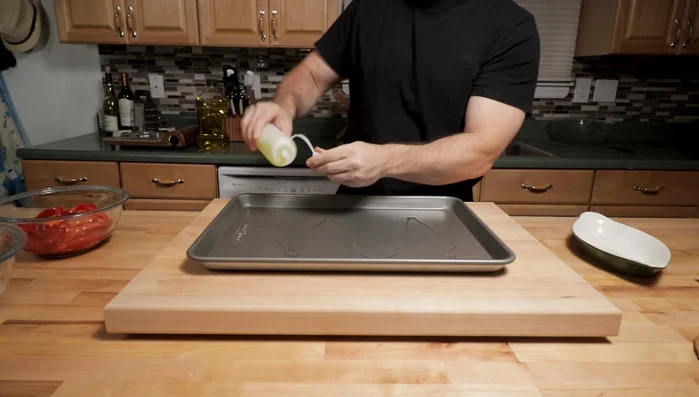 Lightly oil a baking tray or line it with parchment paper.