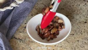 Sautéed Mushrooms with Thyme & Red Wine: Easy Recipe