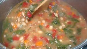 Easy Homemade White Bean Spinach Soup Recipe