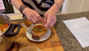 Paula Dean's Italian Chicken & Vegetable Soup: A Simple, Healthy Recipe