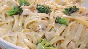 30-Minute Creamy Chicken Broccoli Alfredo: Easy Recipe