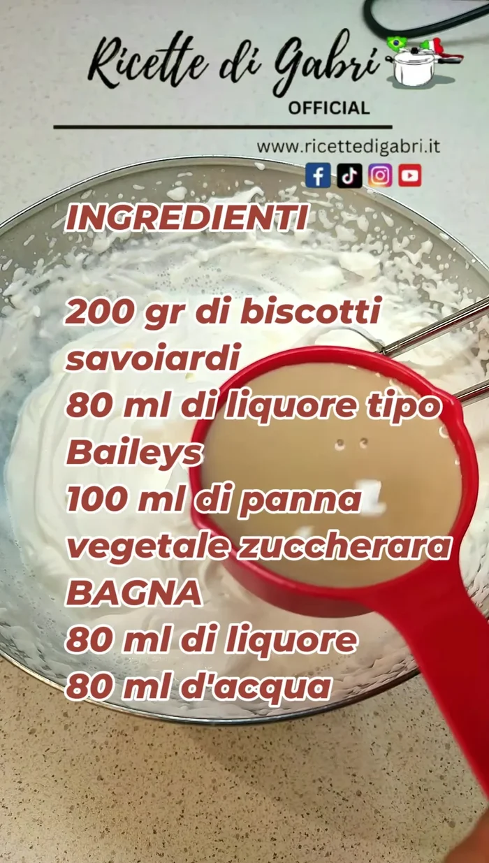 Add liqueur to the whipped cream and mix. [106.36]