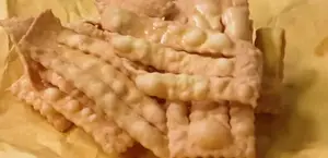 Crispy Chiacchiere (Kakure): A Delicious Italian Carnival Treat