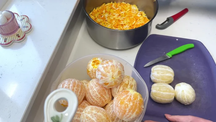 Boil the zest in a little water for about 10 minutes (139.959).