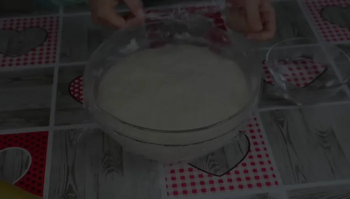 Subsequent kneading: Repeat the folding process every 15-20 minutes, a total of four times. (357.52)