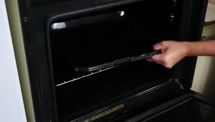 Preheat oven: Preheat your oven to the maximum temperature for about 20 minutes. (555.2)