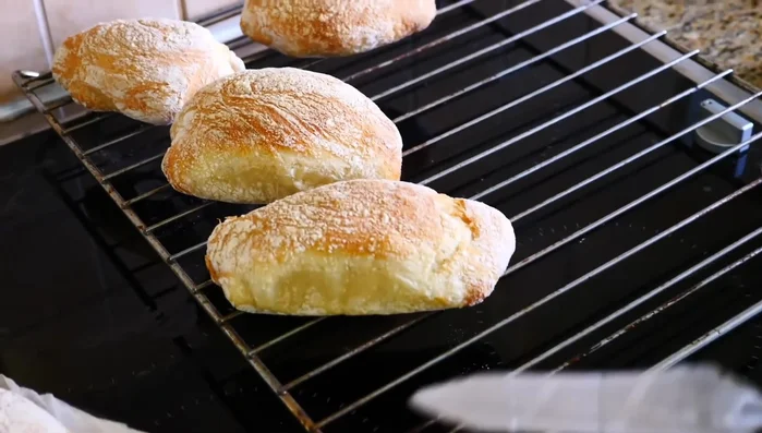 Cool: Let the ciabatta cool on a rack for at least 40 minutes before slicing and serving. (955.04)