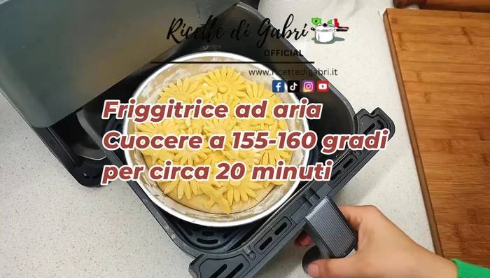Cook the crostata in the air fryer.