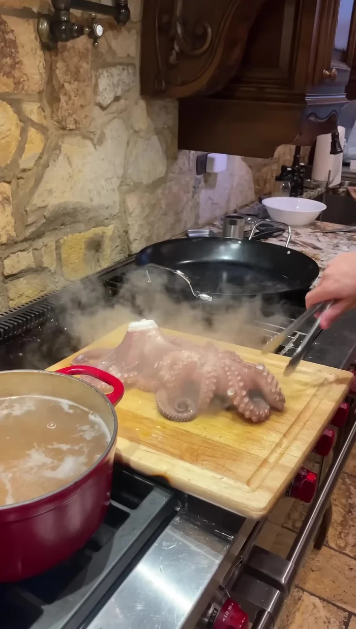 Heat olive oil in a hot pan. Sauté crushed garlic until fragrant.