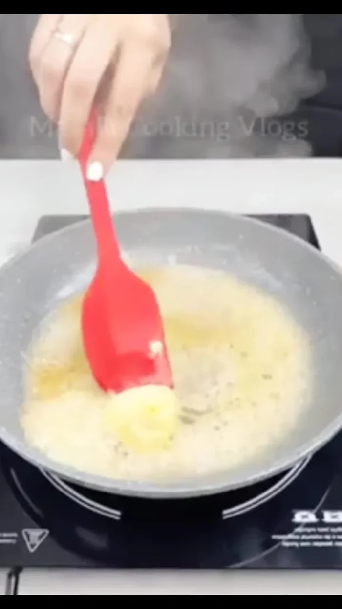 In the same pot, add butter, onions, salt, pepper, oregano, and paprika. Fry for 2 minutes (Method 3).