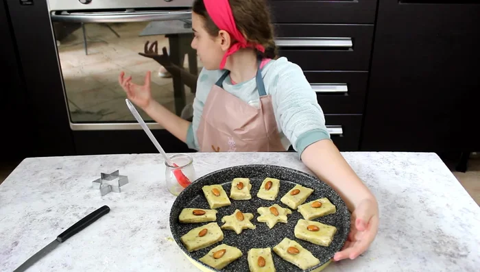 Bake in a preheated oven at 180°C (fan-assisted) for about 20 minutes, or until golden brown.
