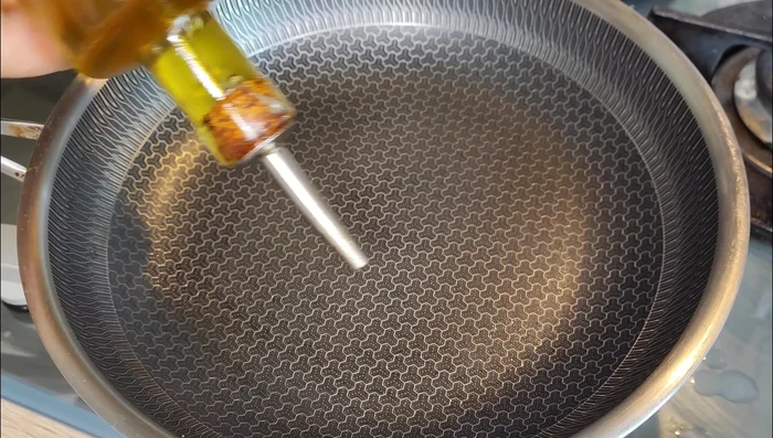 Preheat oven to 375°F (190°C).