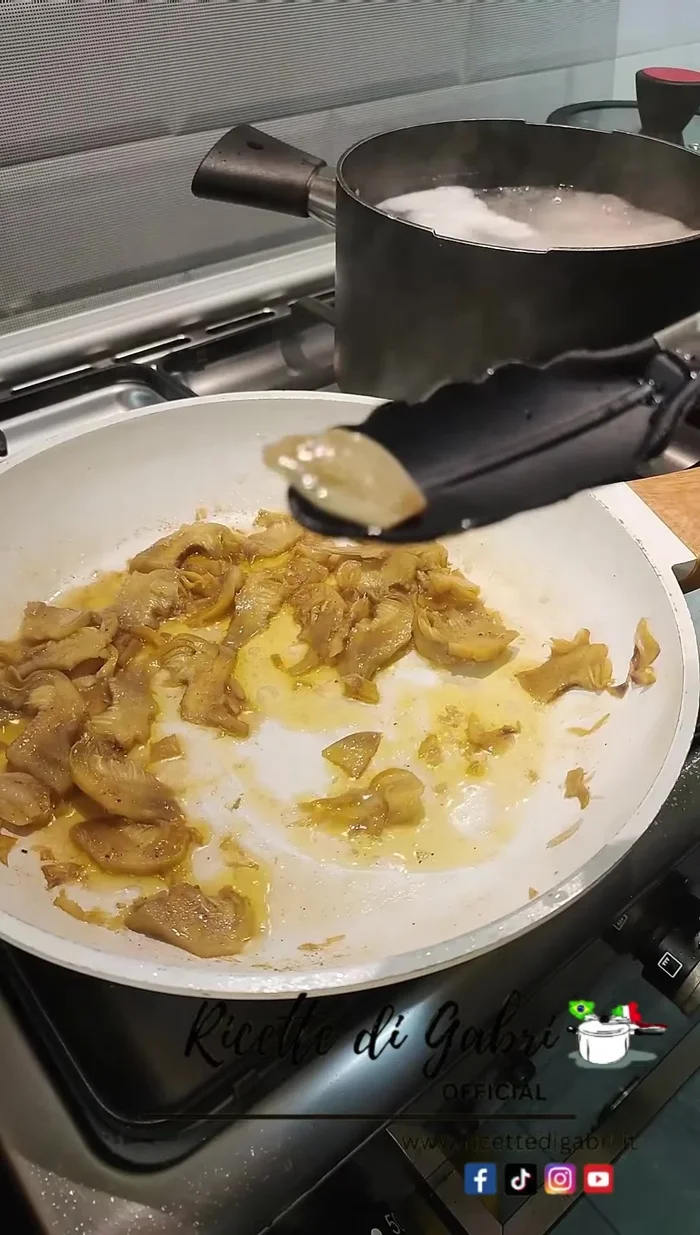 Remove the garlic from the pan.