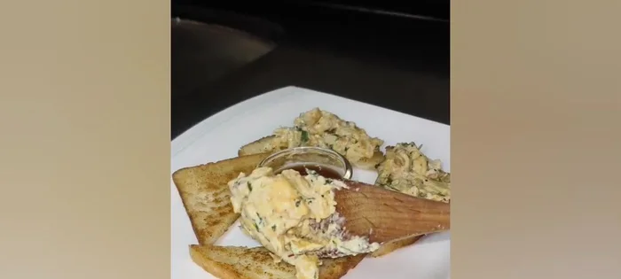 Serve the Bhurji over the toast.