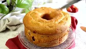 Tall Strawberry Donut Recipe: Soft & Easy Breakfast Treat