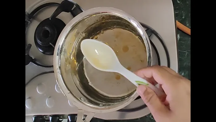 Boil water in a pan. Add oil (rice bran, olive, coconut, or refined).