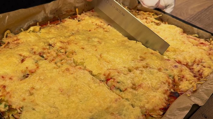 In a bowl, combine ricotta cheese, eggs, and Parmesan cheese.