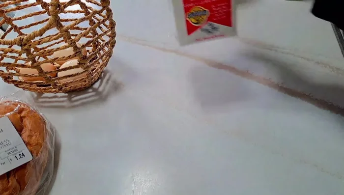 In a bowl, whisk together eggs, milk, heavy whipping cream, cinnamon, sugar, and vanilla extract (if using).