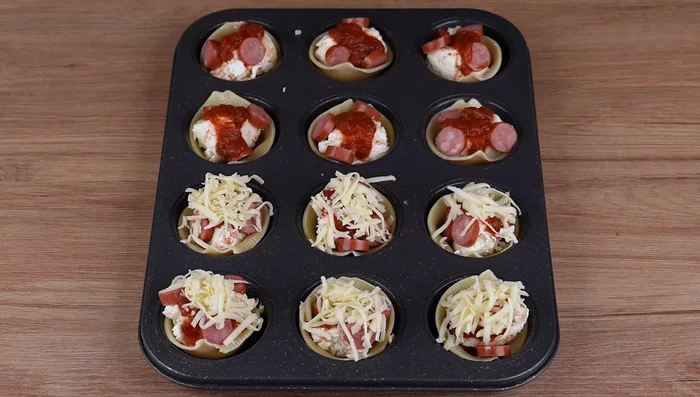Bake in a preheated oven at 200°C (400°F) for 20 minutes (or until golden brown).