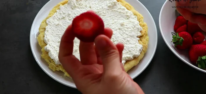 Cut the cake into slices.