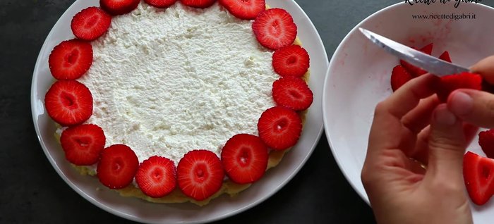 Cut leftover strawberries into small cubes.