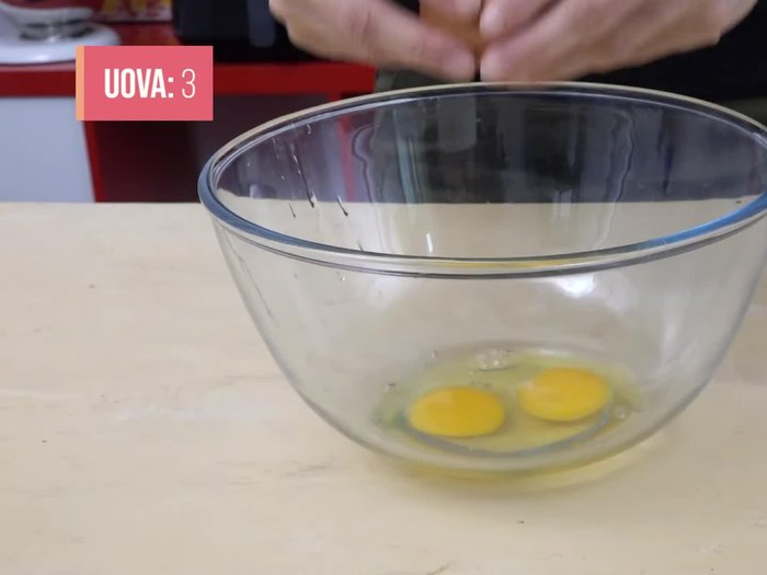 Whip three eggs with 120g of sugar.