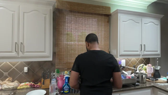 Drain the cooked pasta and add it back to the pot. (253.84)
