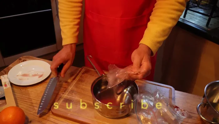 Prepare the giblets stock: Simmer duck giblets in water for 5-10 minutes.
