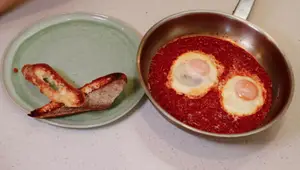Italian Shakshuka: Easy Tomato & Egg Brunch Recipe