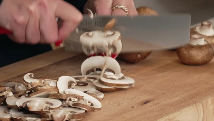 Prepare all ingredients: Chop mushrooms, shallot, and mince garlic. Set aside.