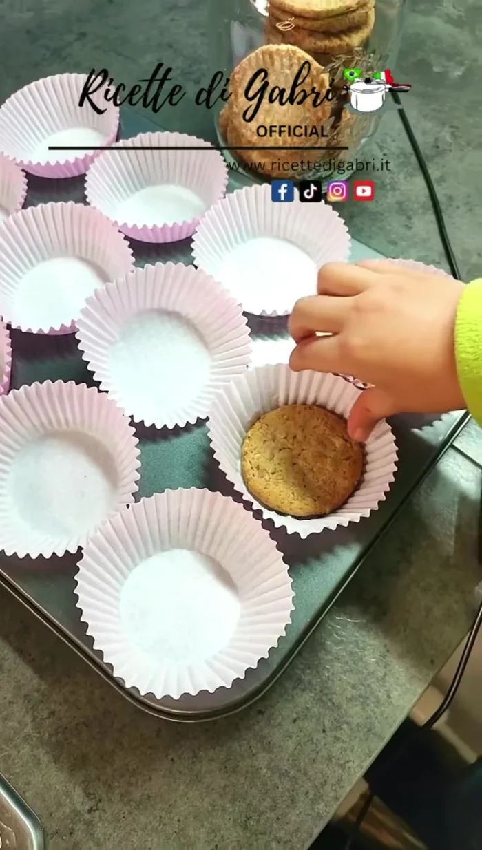 Use biscuits to create the base of the cheesecake.