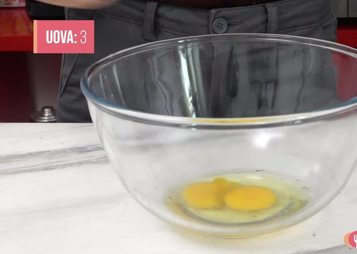 Beat three whole eggs with 100g of sugar in a bowl.