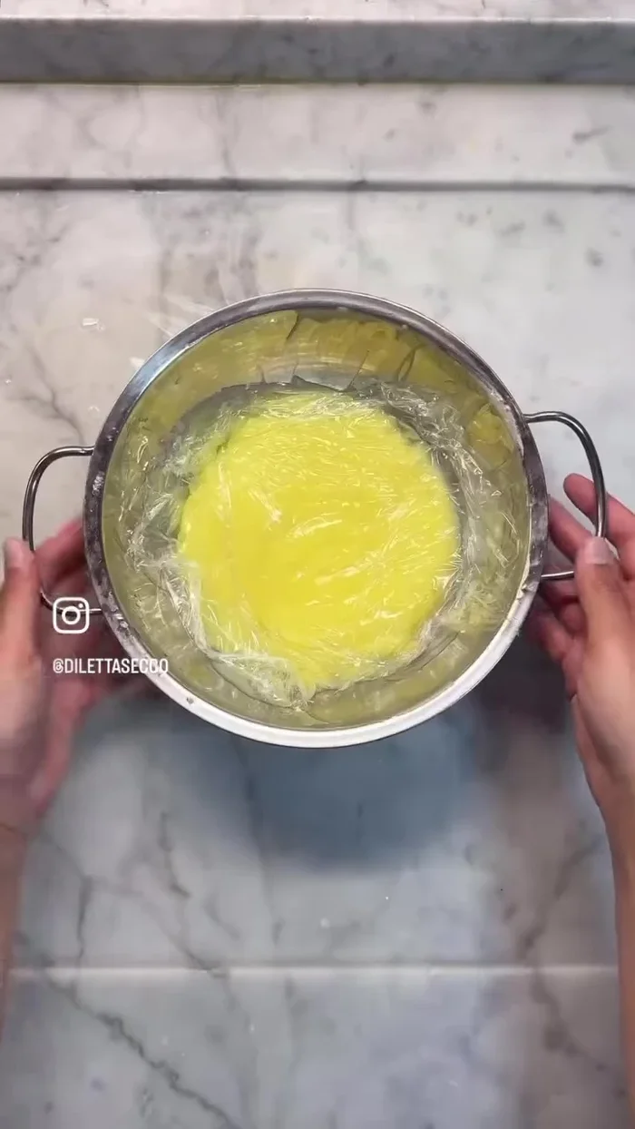 In a separate bowl, mix cream cheese, icing sugar, and vanilla.