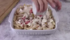Baked Pasta with Pepper Cream & Sausage: A Delicious Sunday Lunch Recipe